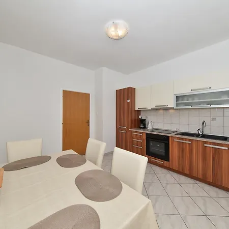 Marta Apartment *
